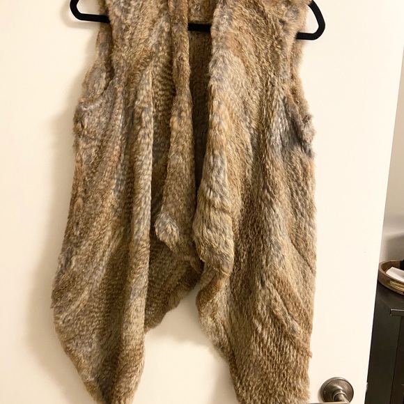 Genuine Rabbit Fur Vest - Picture 2 of 7